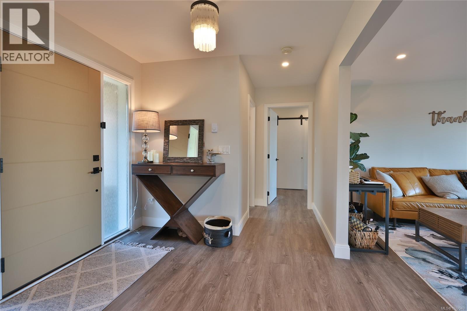  972 Seapearl Place, Saanich