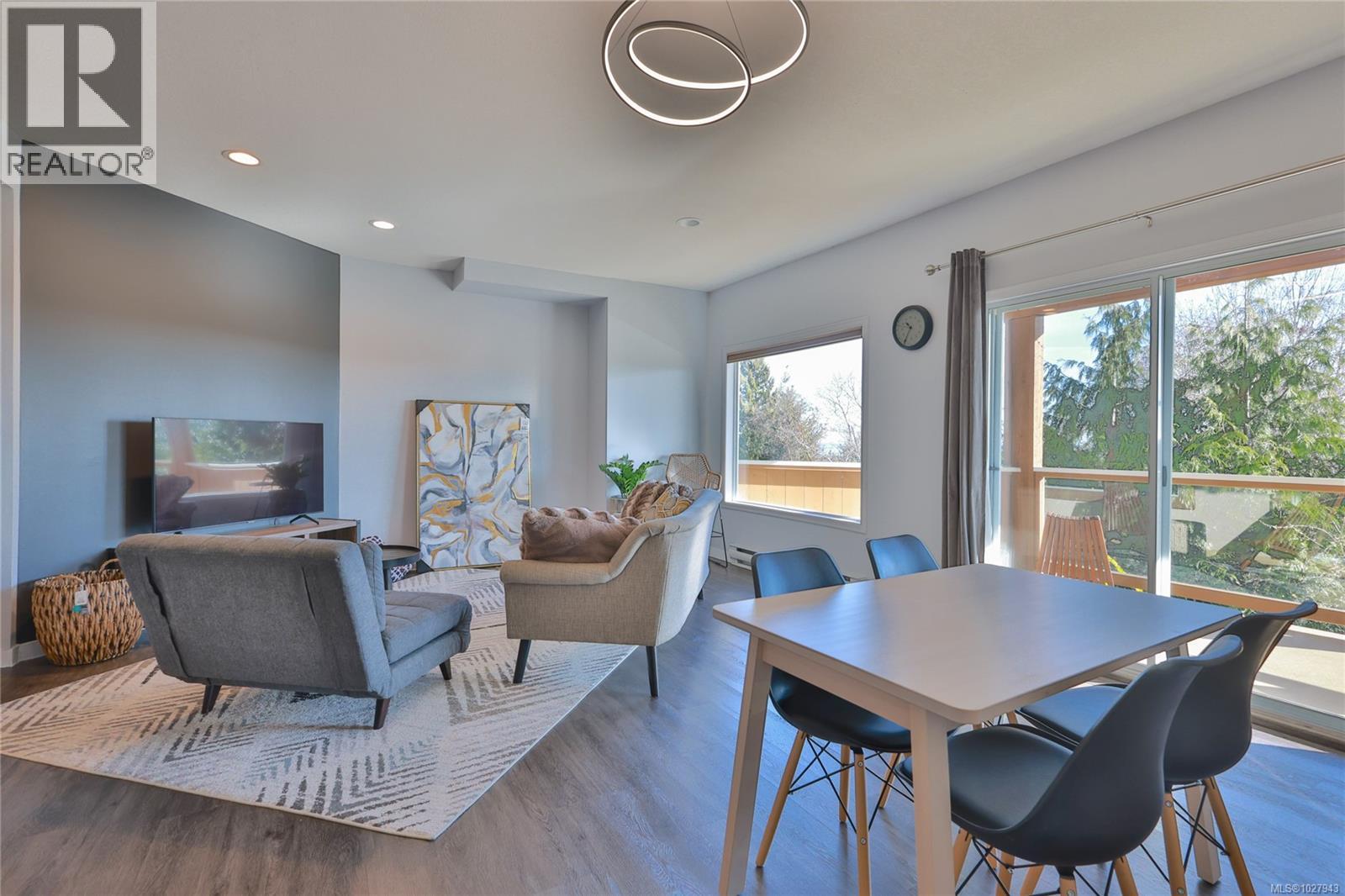  972 Seapearl Place, Saanich