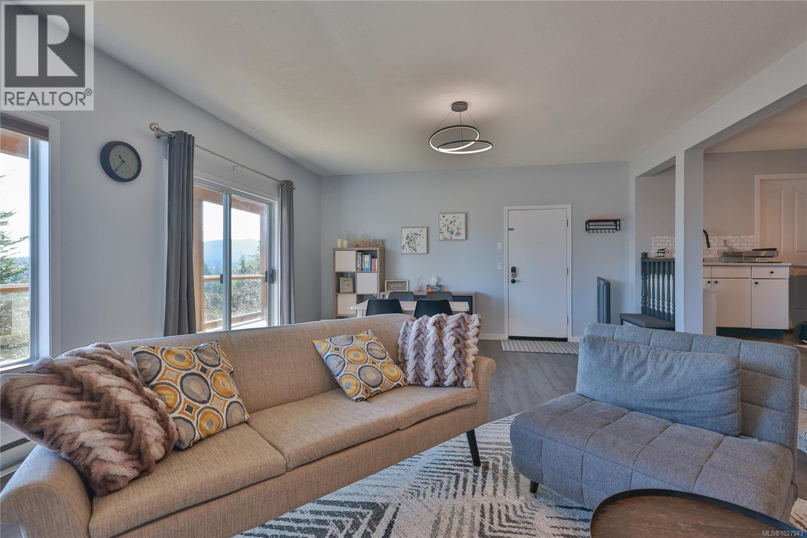  972 Seapearl Place, Saanich