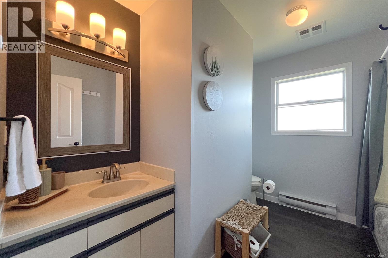  972 Seapearl Place, Saanich