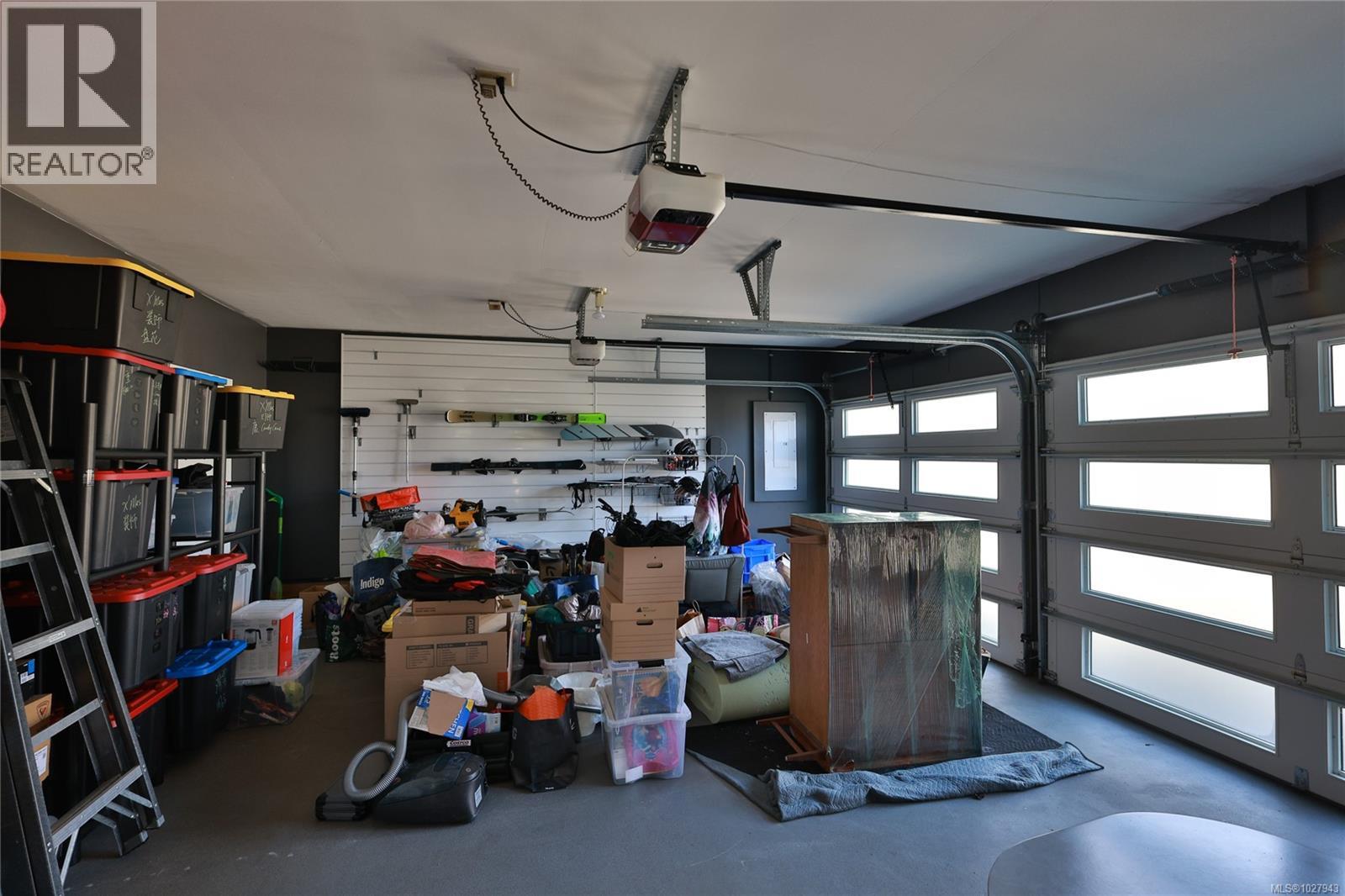  972 Seapearl Place, Saanich