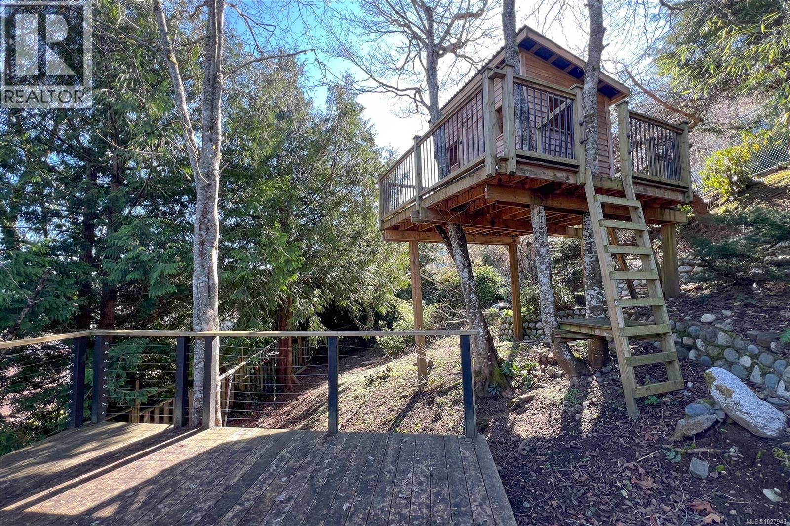  972 Seapearl Place, Saanich