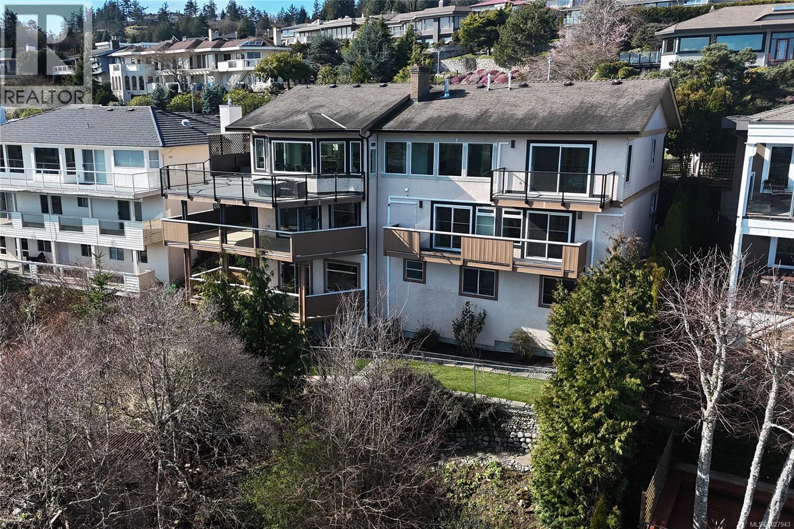  972 Seapearl Place, Saanich