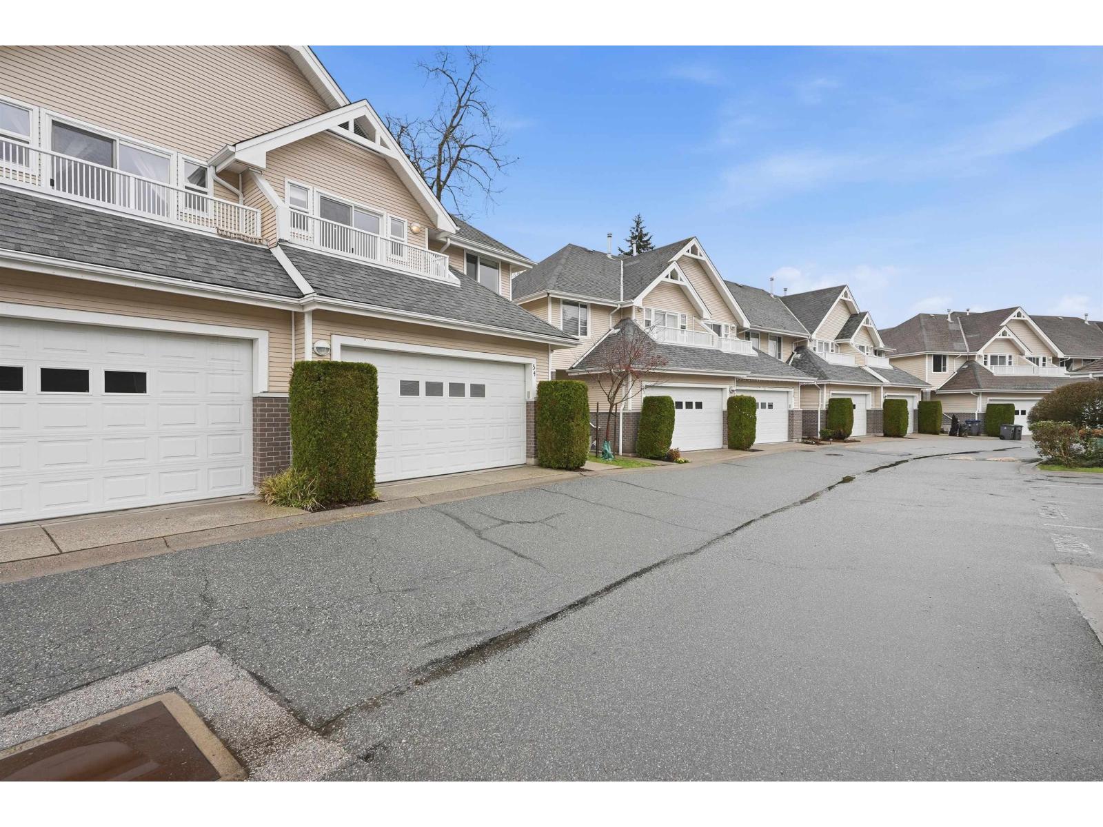 54 13918 58 AVENUE, Surrey