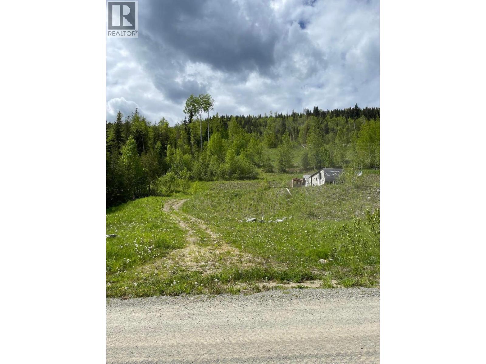 7540 RUSSEL CREEK FOREST SERVICE Road Unit# 68, Barriere