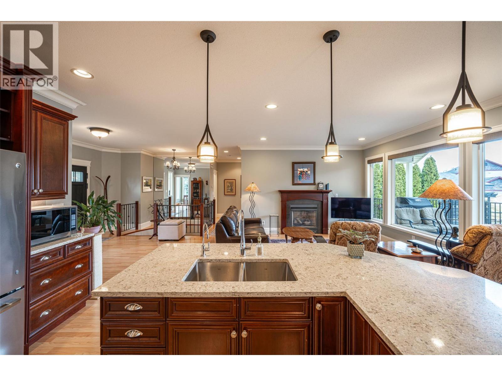 2540 Colony Street, Armstrong