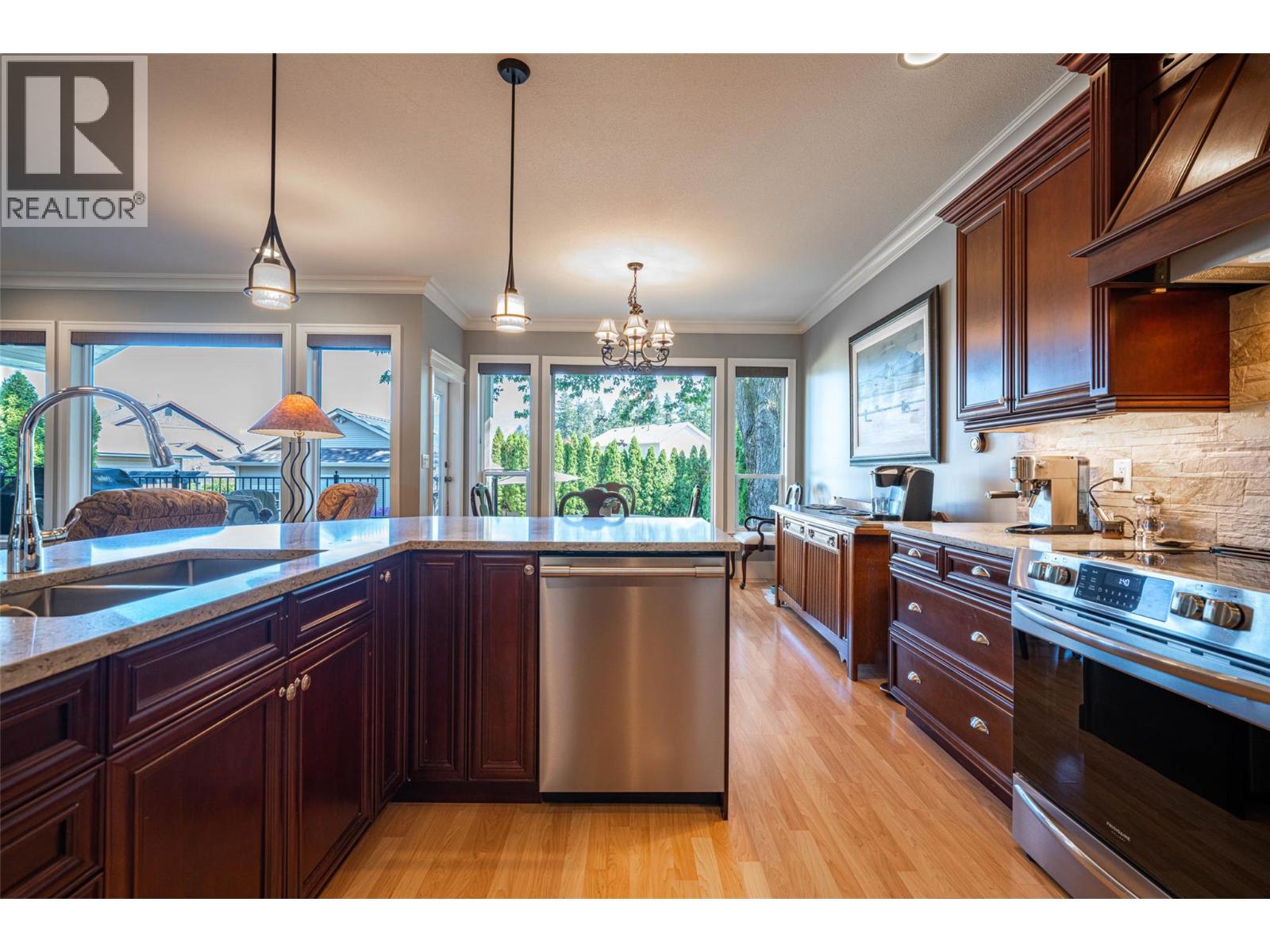 2540 Colony Street, Armstrong