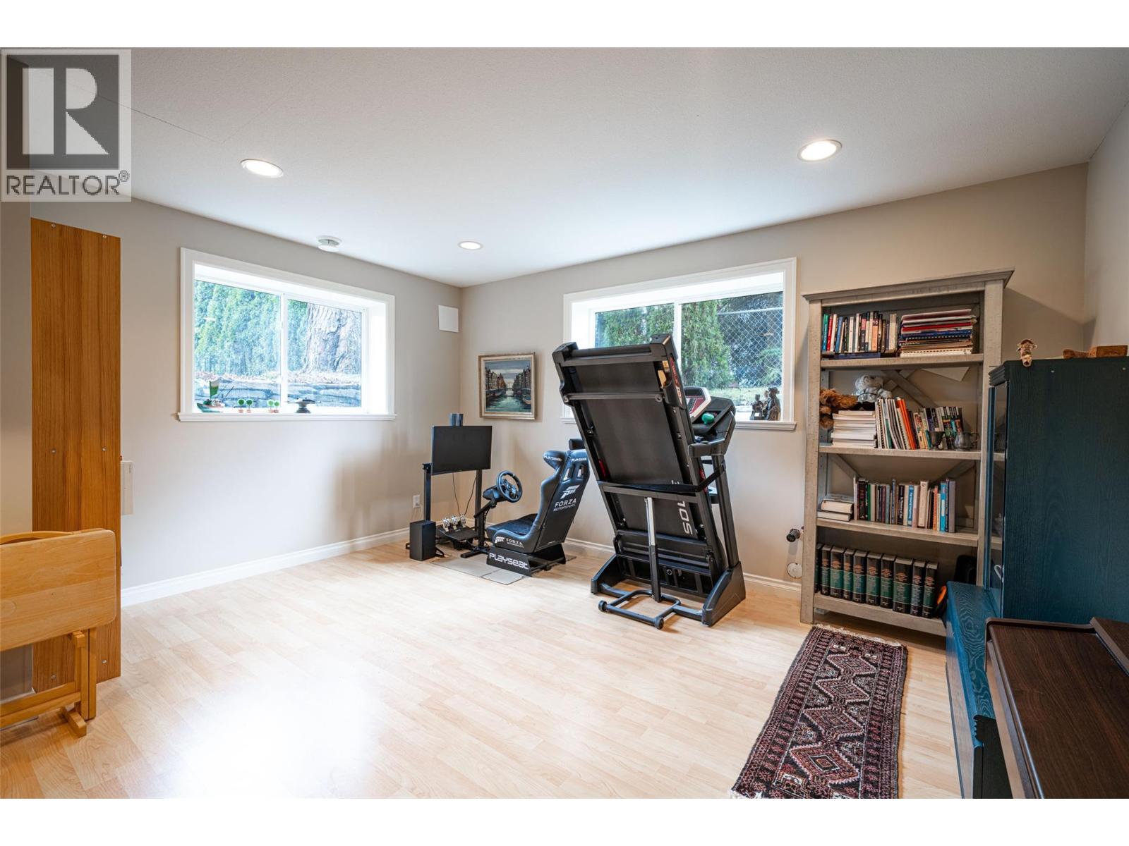 2540 Colony Street, Armstrong