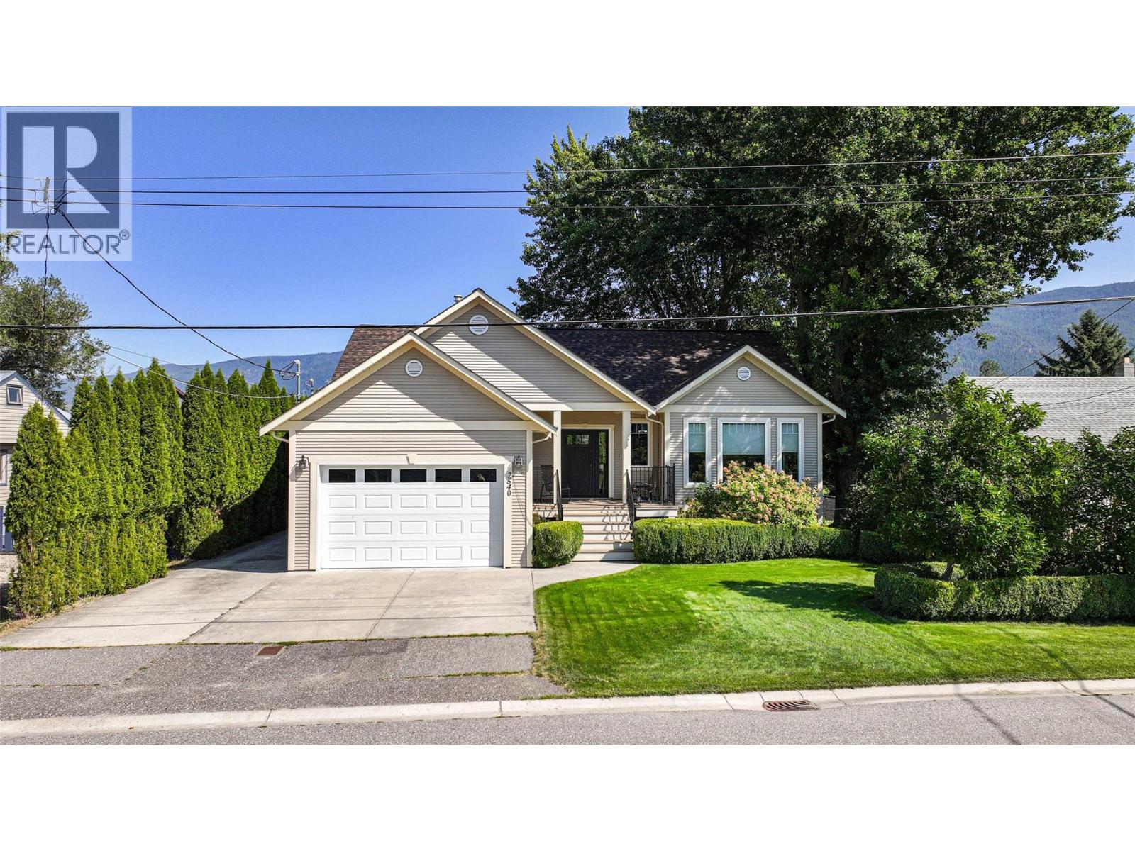 2540 Colony Street, Armstrong