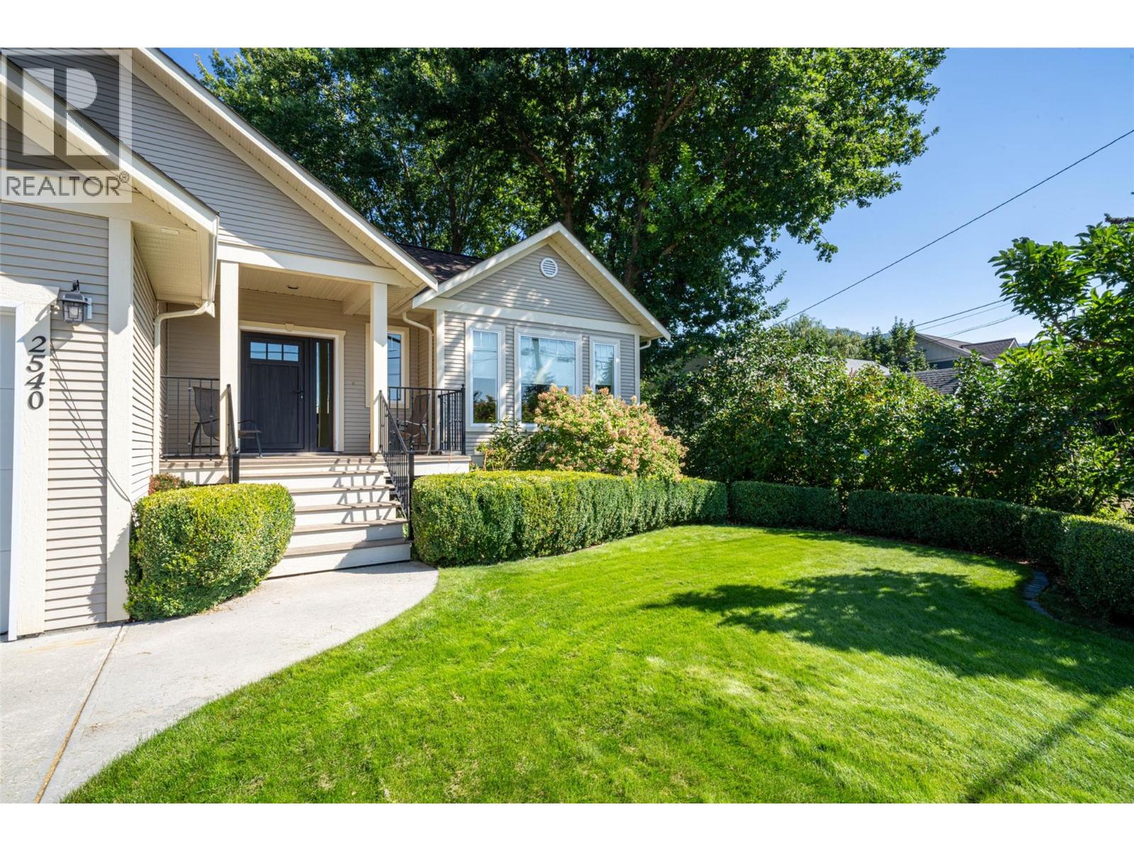 2540 Colony Street, Armstrong