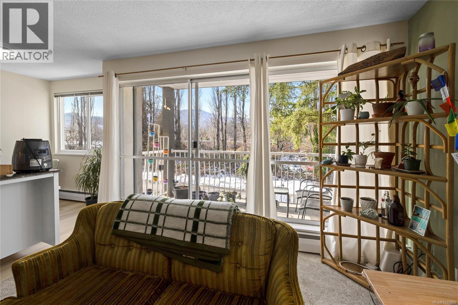 5201 999 Bowen Rd, Nanaimo