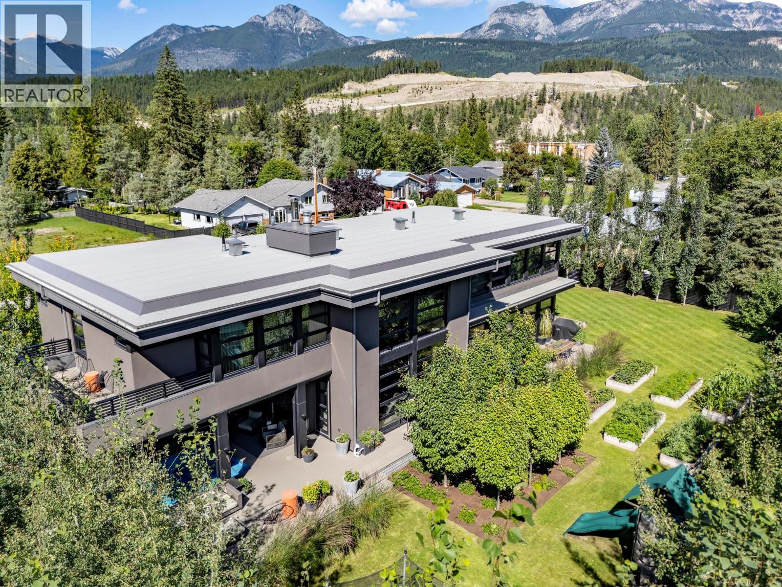 702 7th Street, Golden