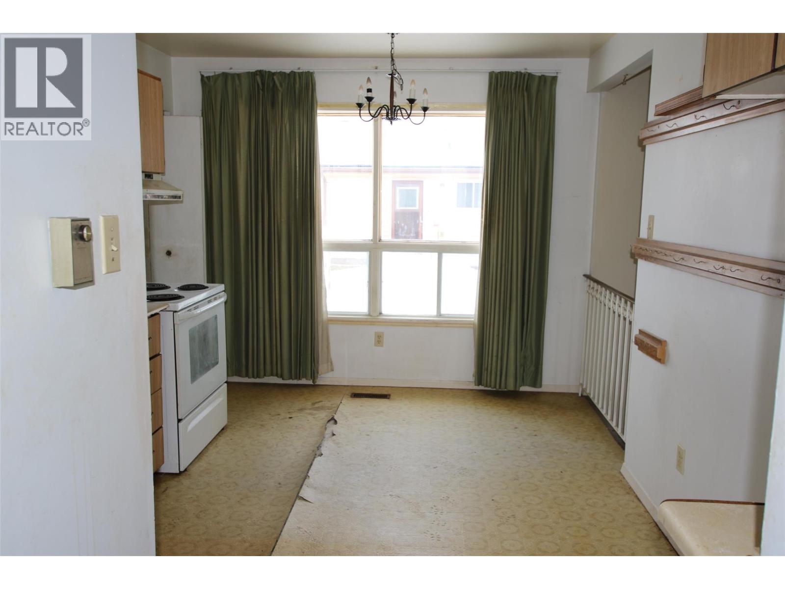 332 Willow Drive, Tumbler Ridge