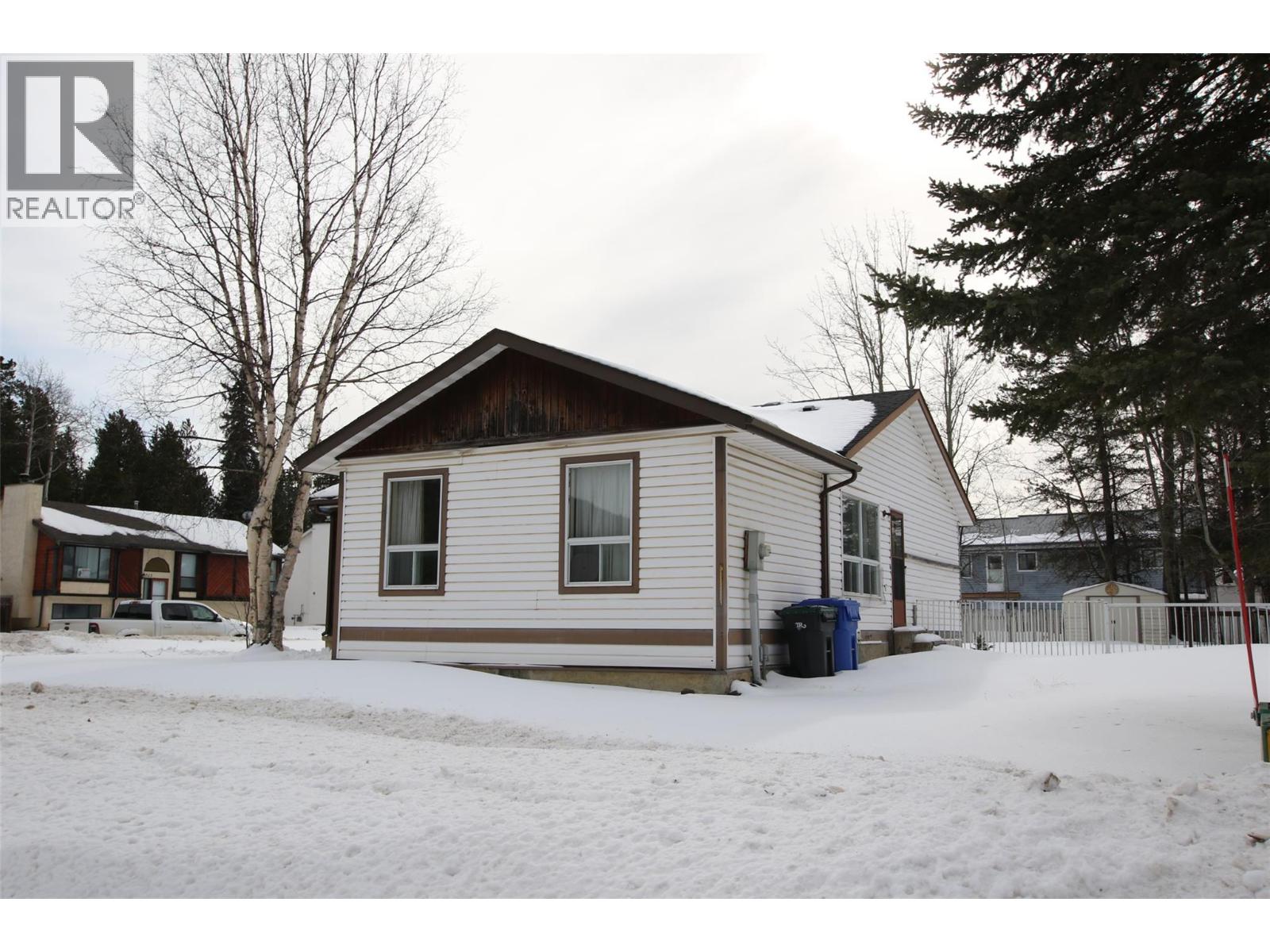 332 Willow Drive, Tumbler Ridge