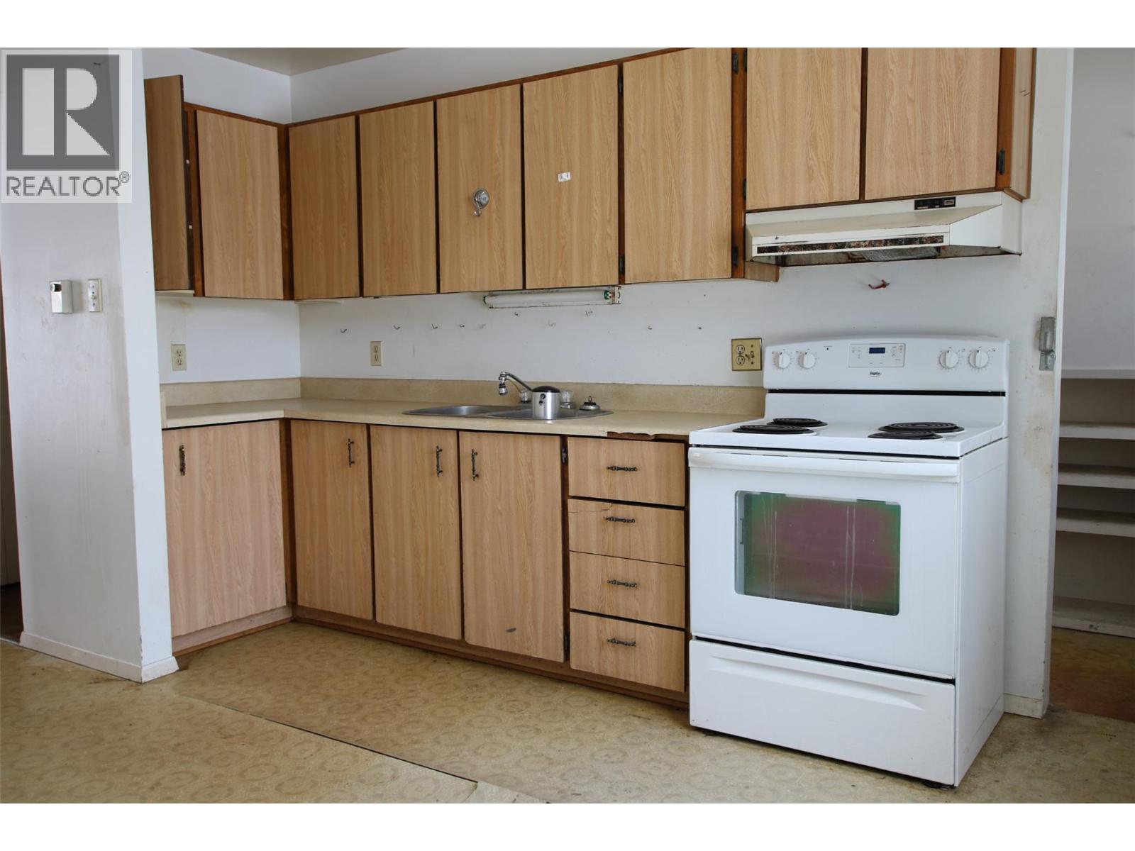 332 Willow Drive, Tumbler Ridge