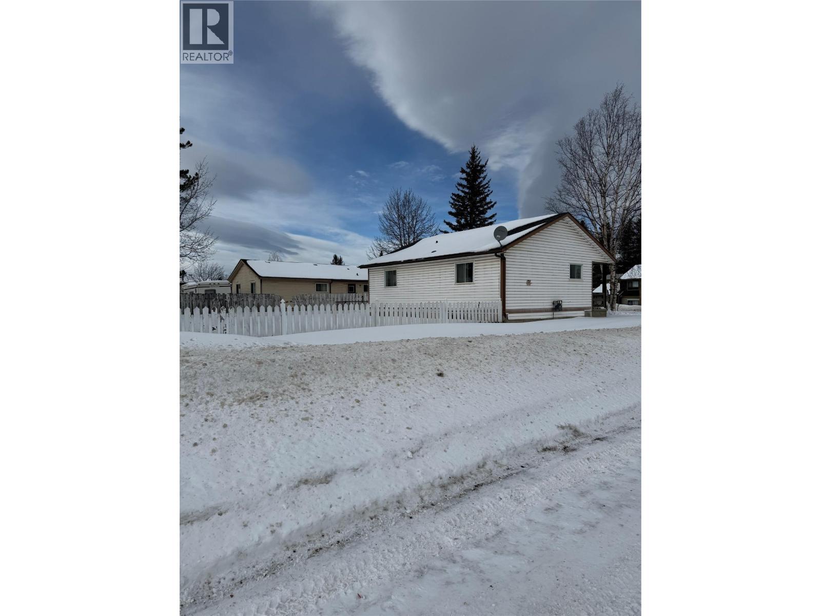 332 Willow Drive, Tumbler Ridge