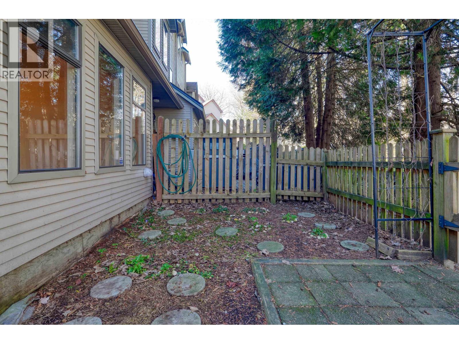 53 98 BEGIN STREET, Coquitlam