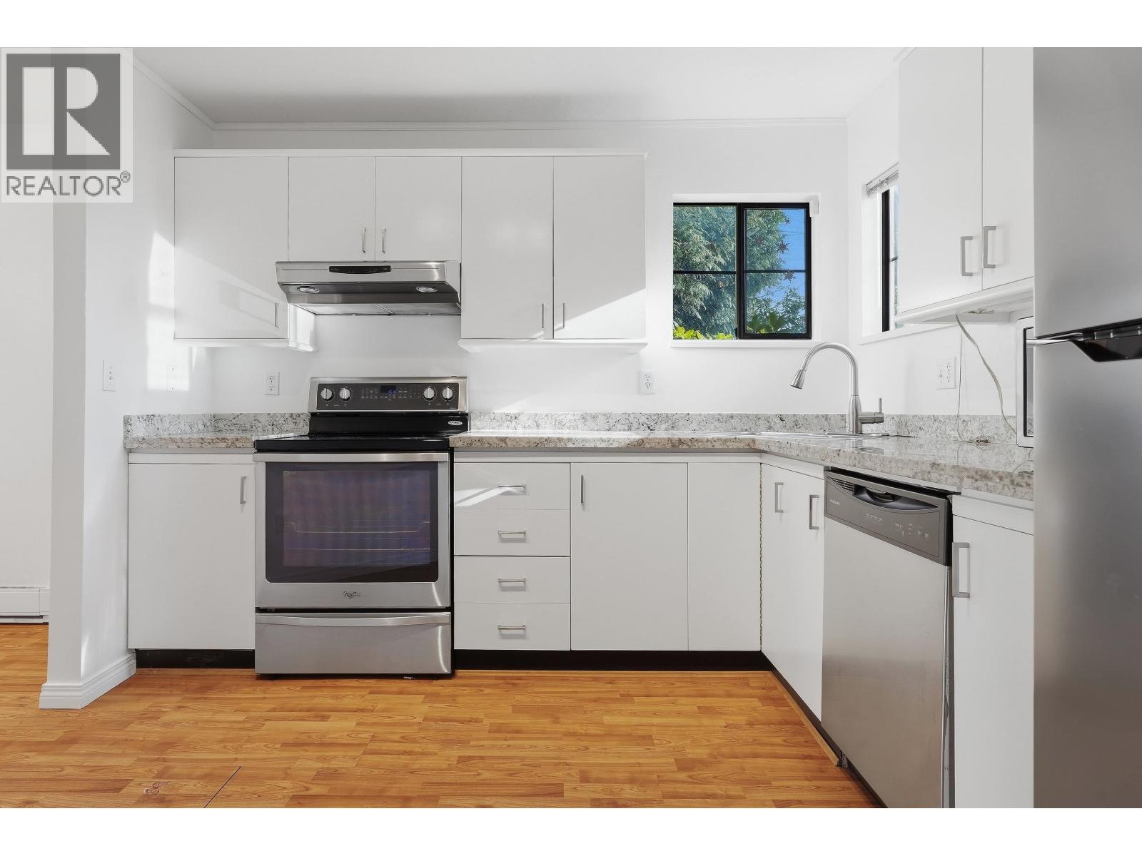 53 98 BEGIN STREET, Coquitlam