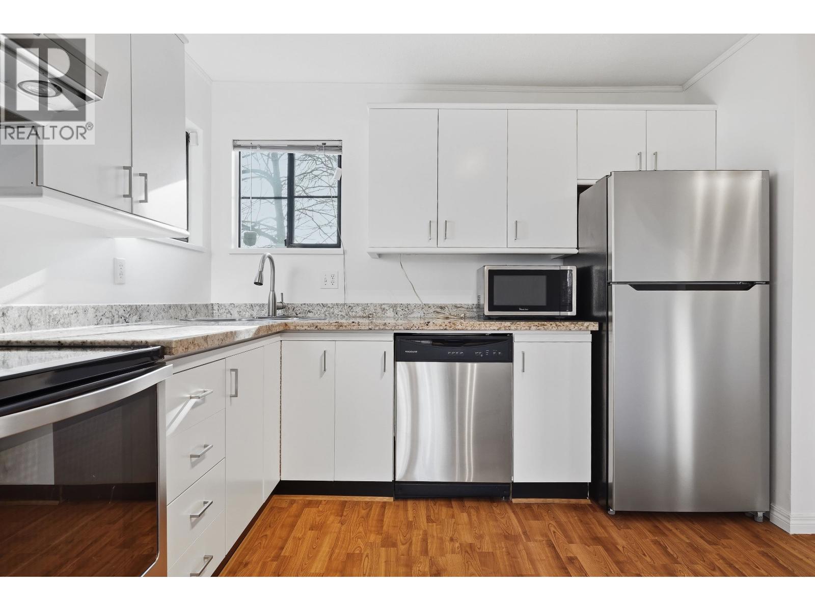 53 98 BEGIN STREET, Coquitlam