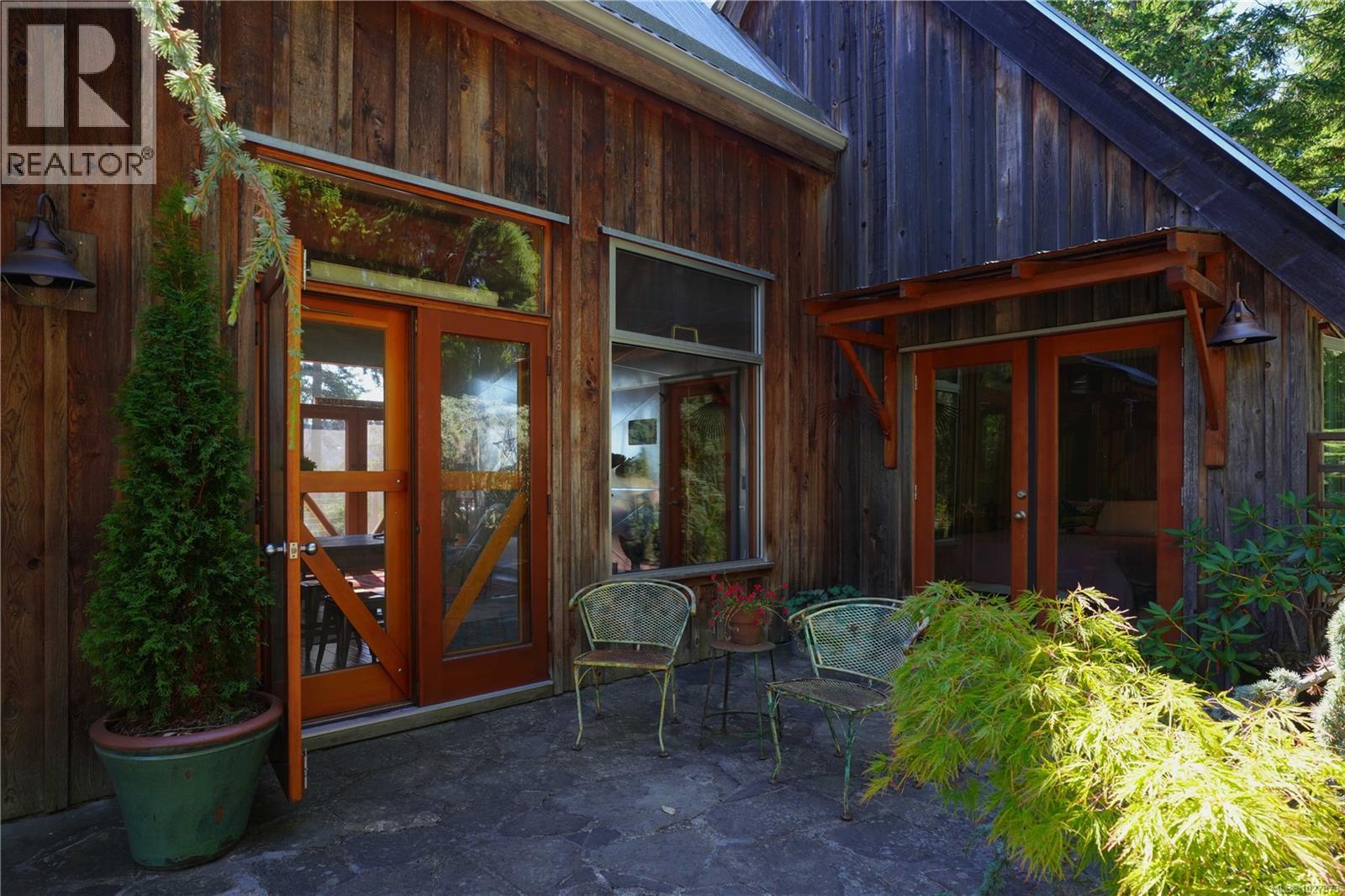  241 Little Mountain Road, Salt Spring