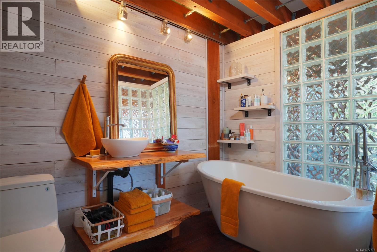  241 Little Mountain Road, Salt Spring