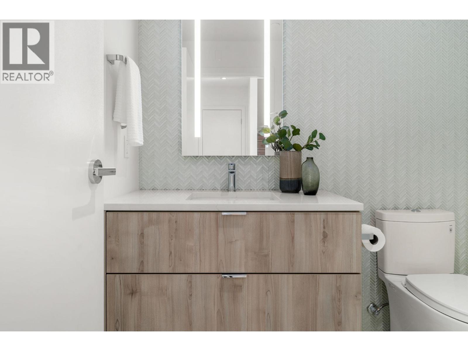 110 755 HARBOURSIDE DRIVE, North Vancouver