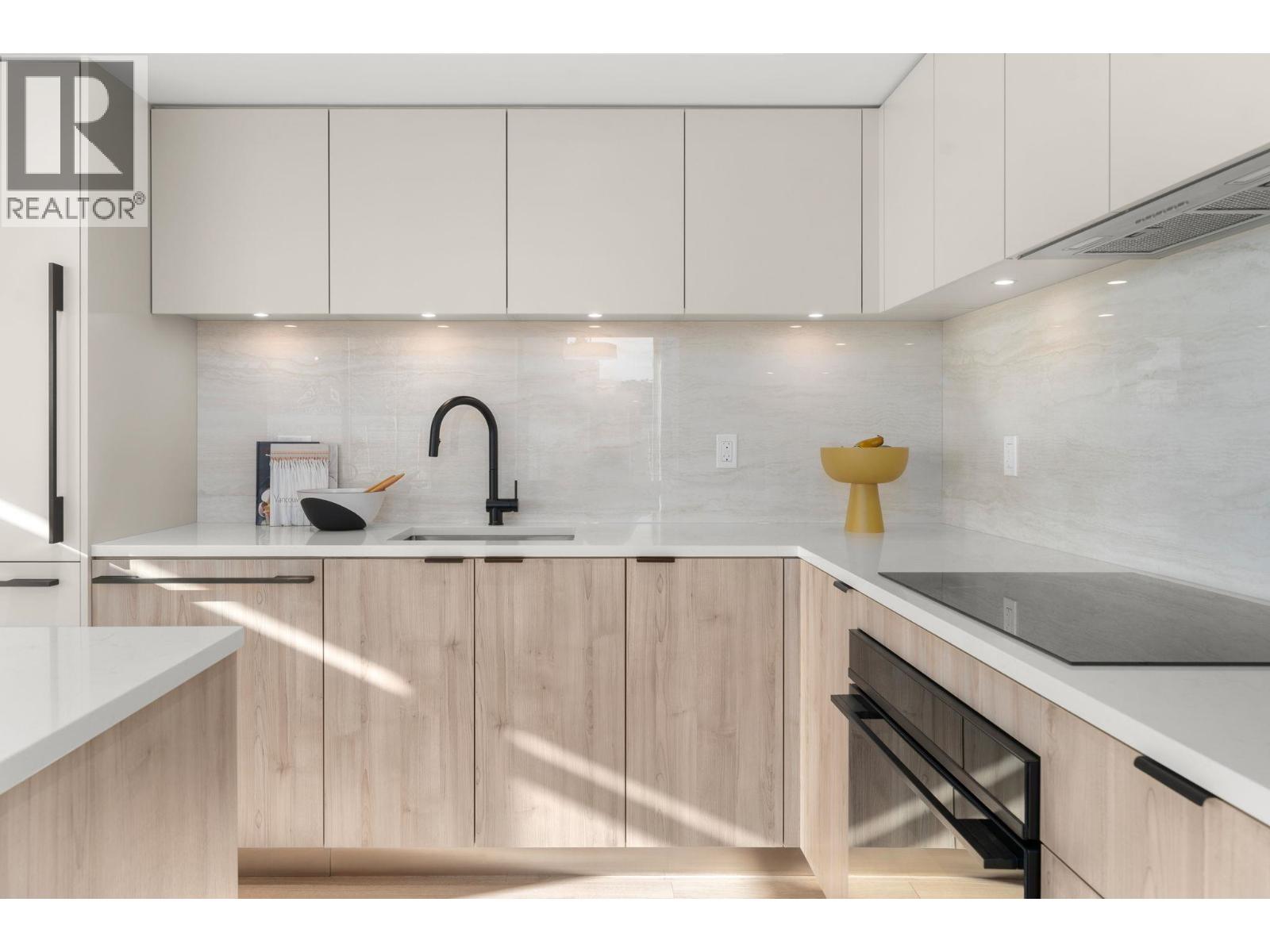 110 755 HARBOURSIDE DRIVE, North Vancouver