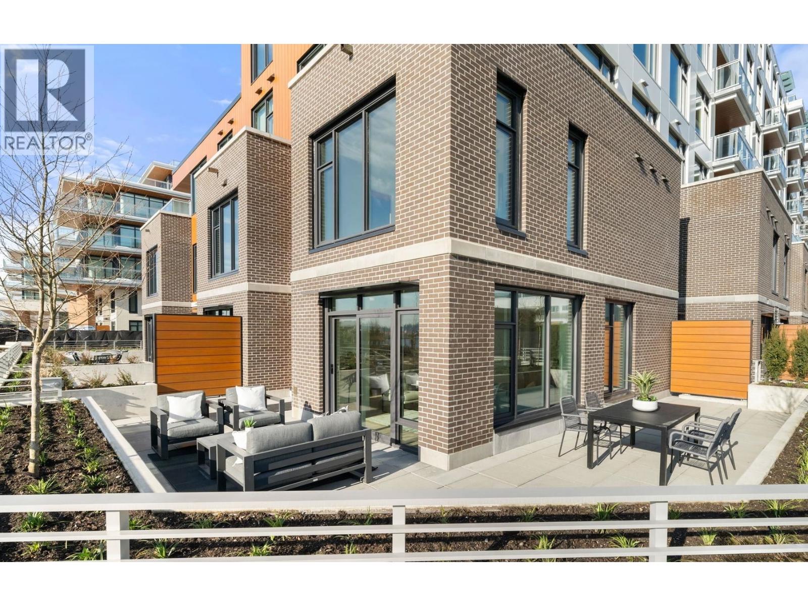 110 755 HARBOURSIDE DRIVE, North Vancouver