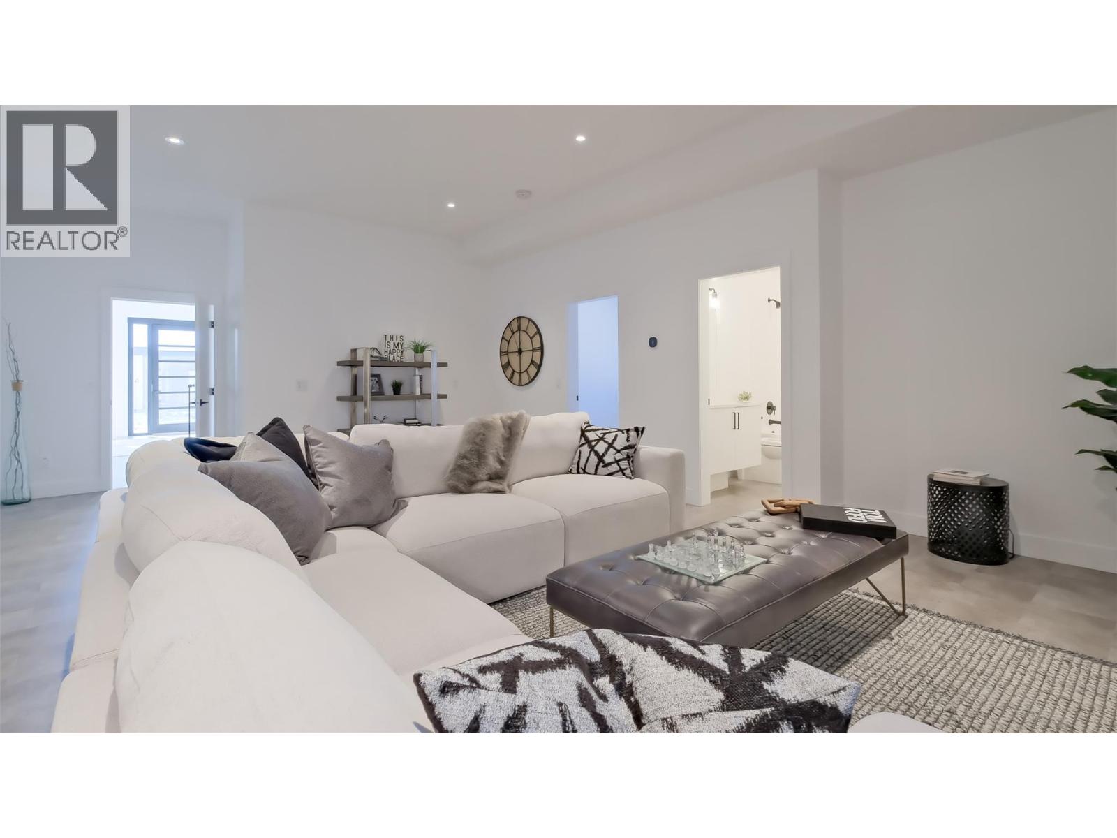 17 9201 Okanagan Centre Road West, Lake Country