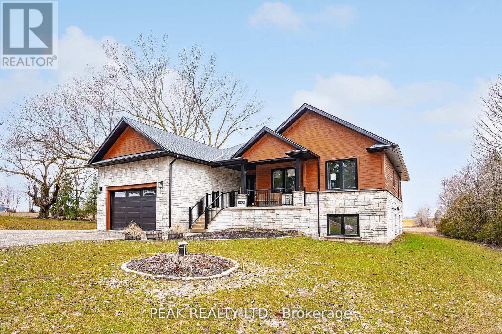 1020 VICTORIA STREET - 1