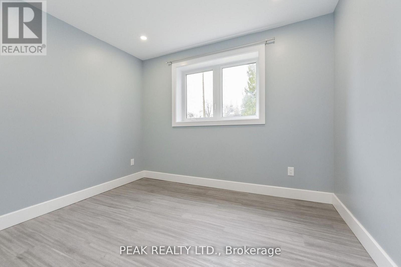 1020 VICTORIA STREET - 21