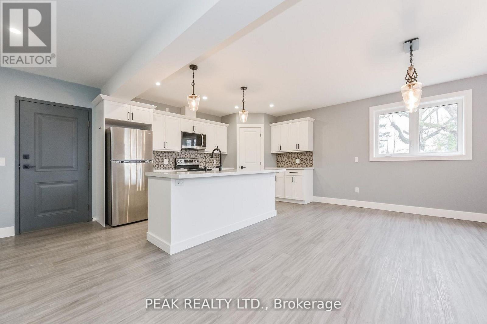 1020 VICTORIA STREET - 29