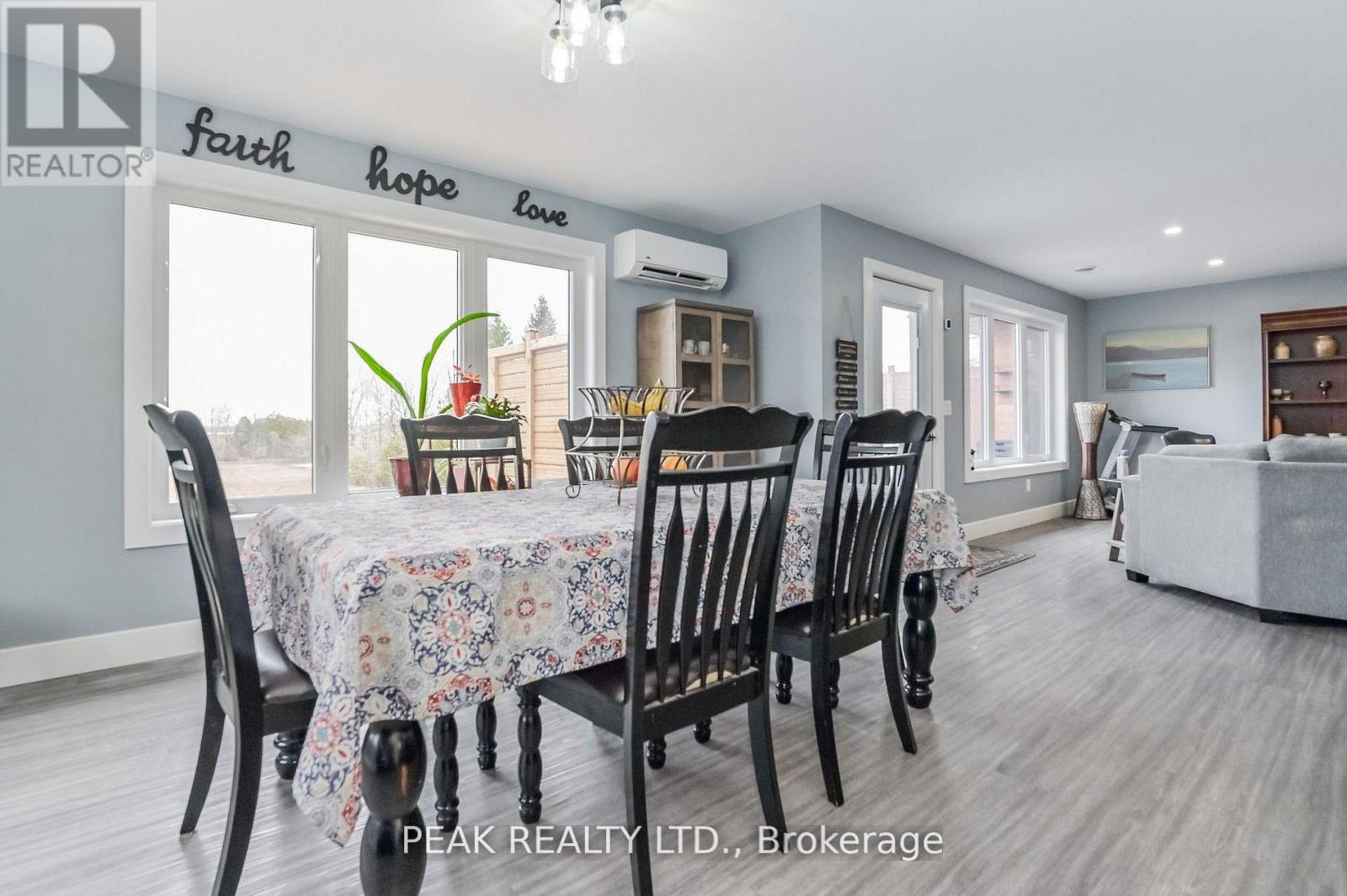 1020 VICTORIA STREET - 6
