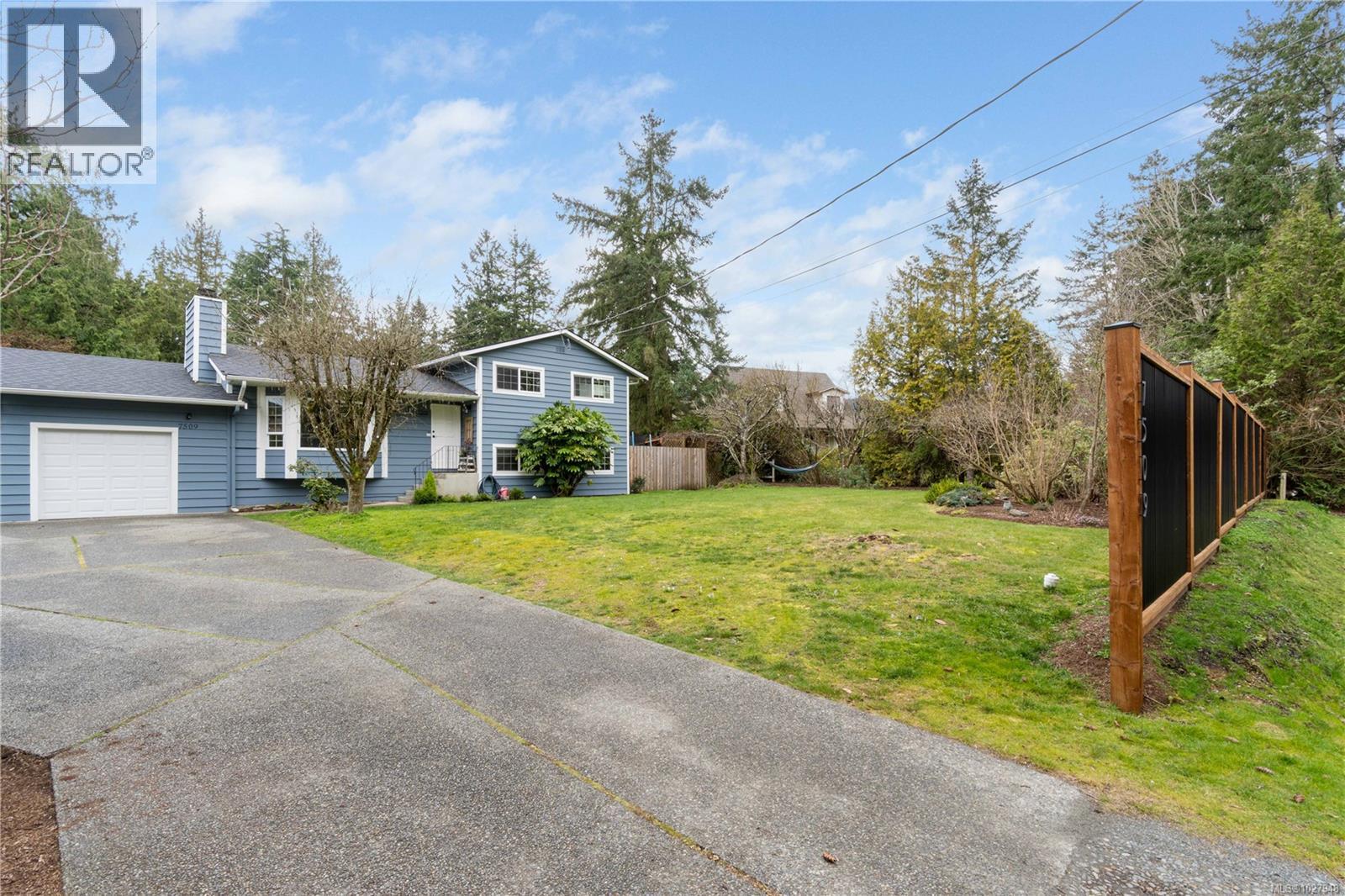 7509 Harby Rd, Lantzville