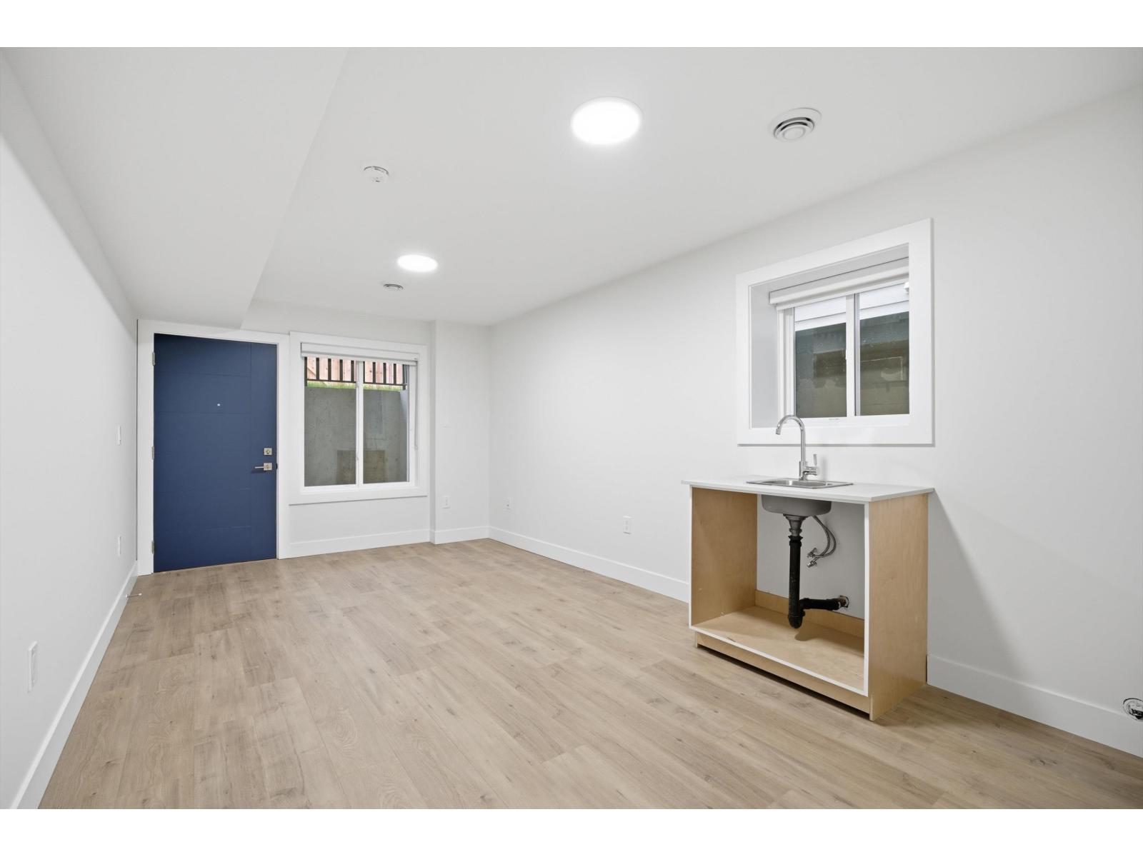 17130 1 AVENUE, Surrey