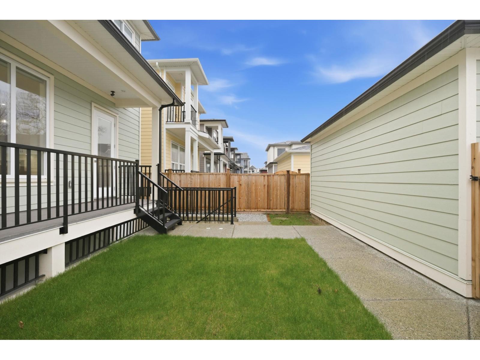 17130 1 AVENUE, Surrey