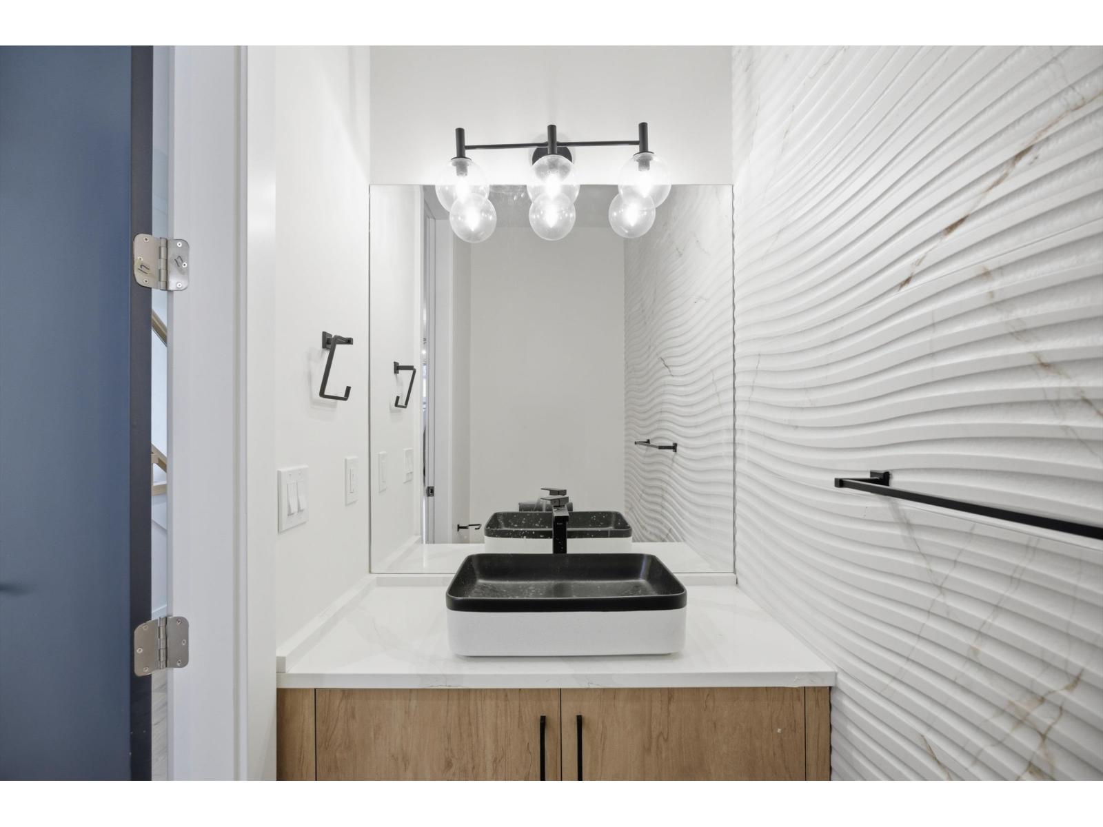 17130 1 AVENUE, Surrey