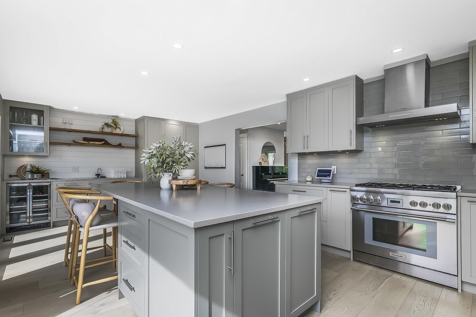 1033 164 STREET, Surrey