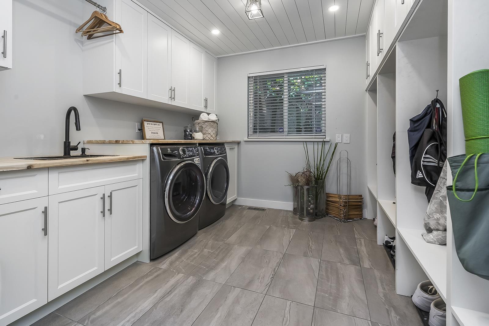 1033 164 STREET, Surrey