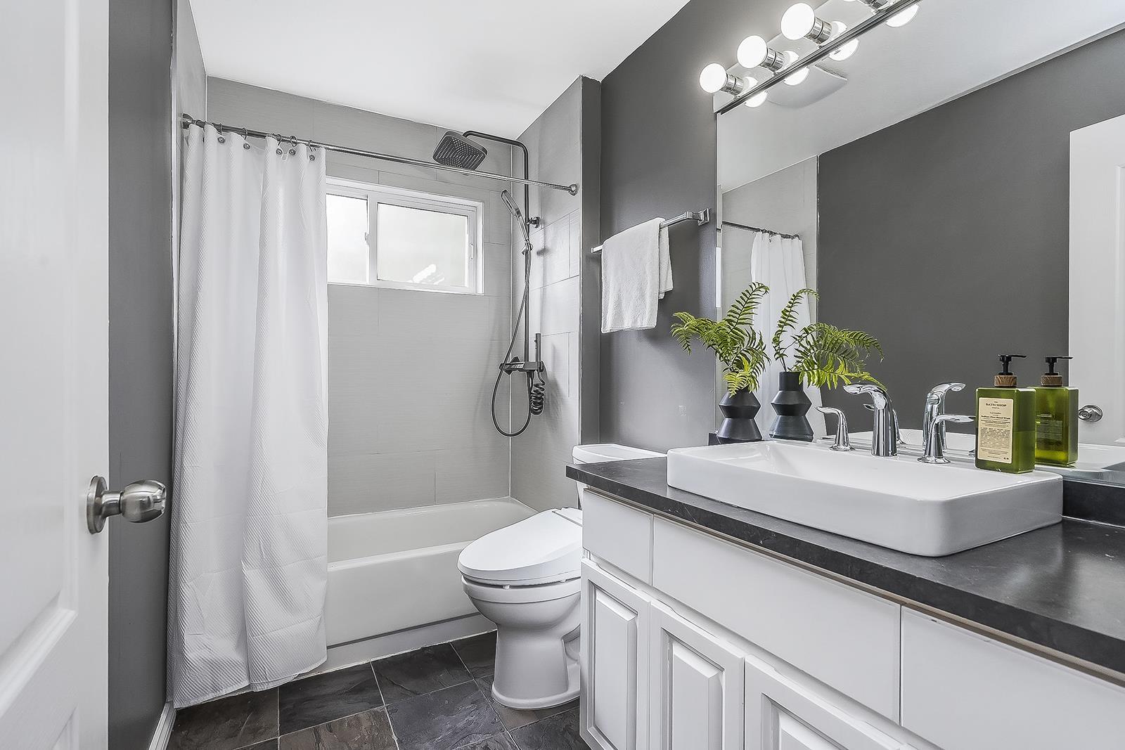 1033 164 STREET, Surrey