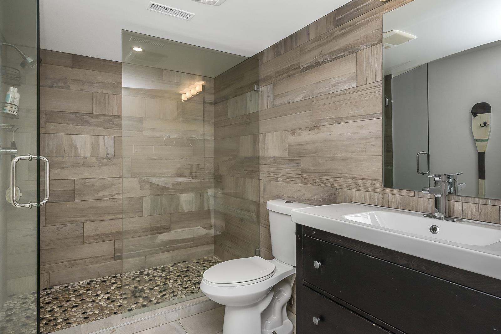 1033 164 STREET, Surrey