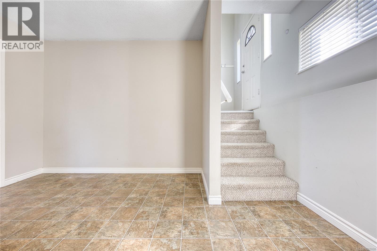 1125 Stillin Dr, Ladysmith