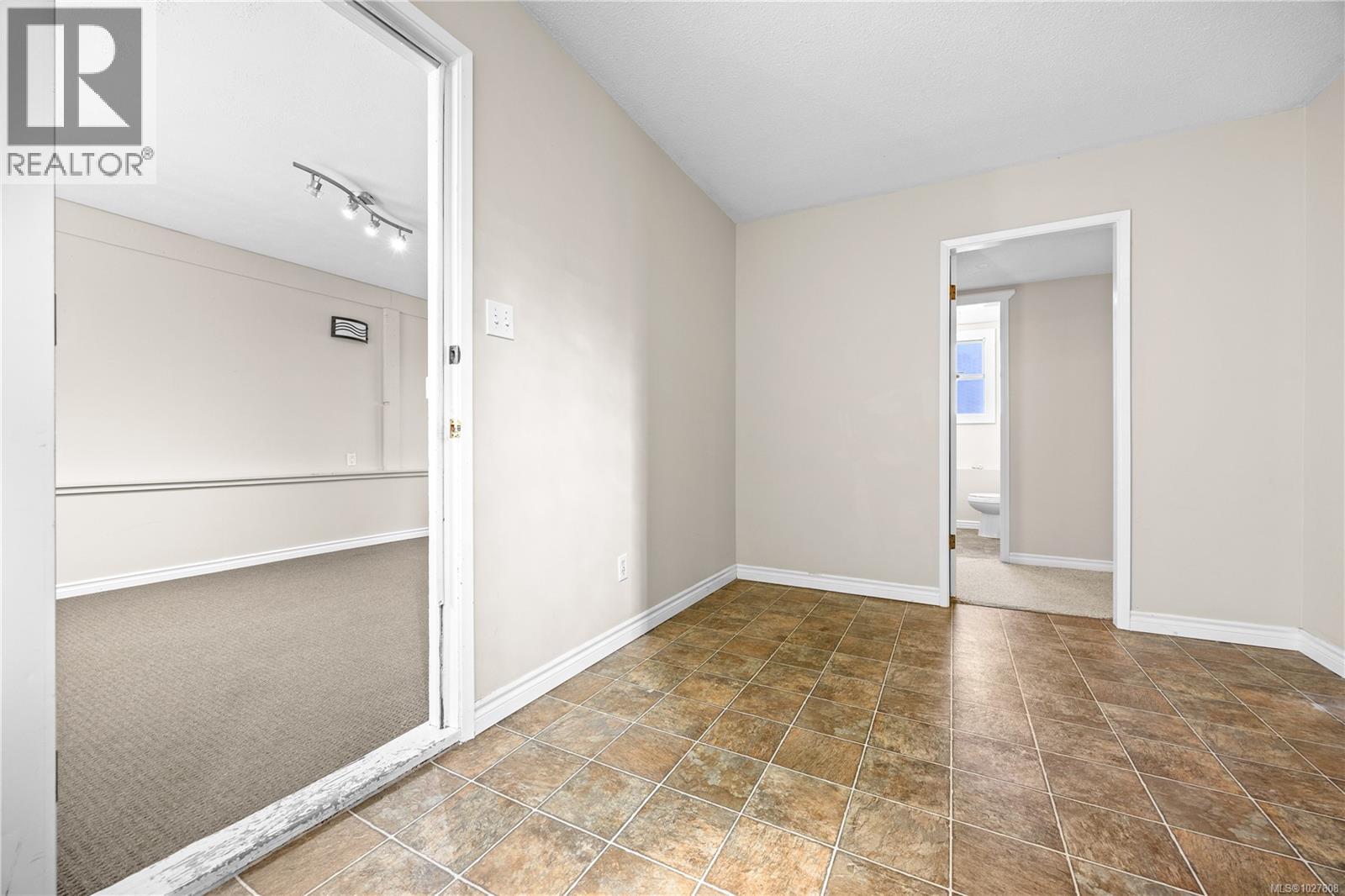 1125 Stillin Dr, Ladysmith