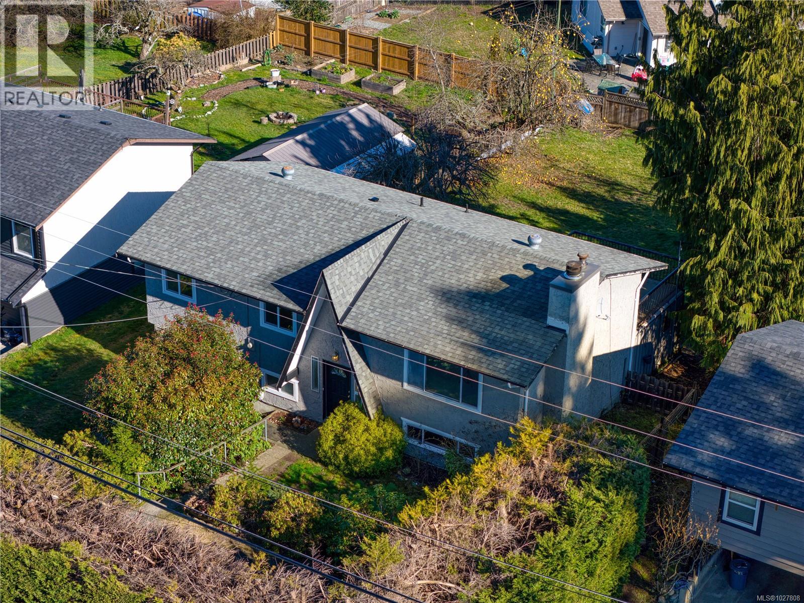 1125 Stillin Dr, Ladysmith