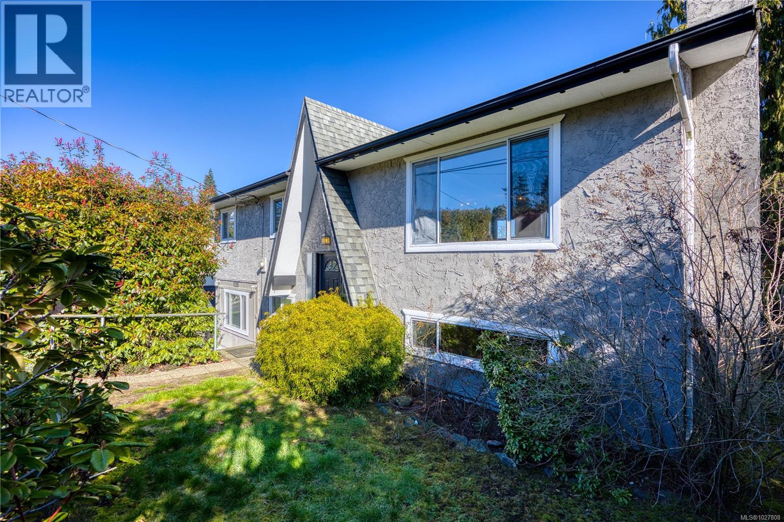 1125 Stillin Dr, Ladysmith