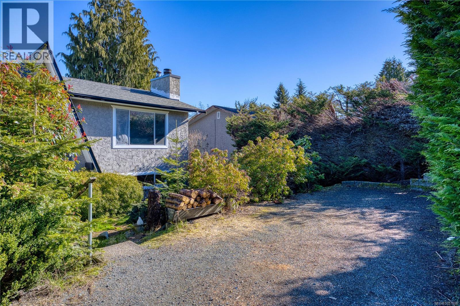 1125 Stillin Dr, Ladysmith