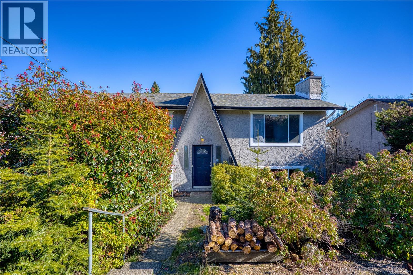 1125 Stillin Dr, Ladysmith