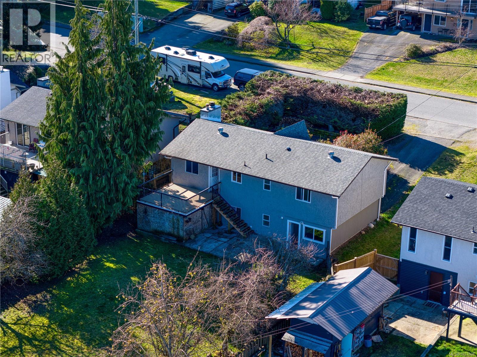 1125 Stillin Dr, Ladysmith