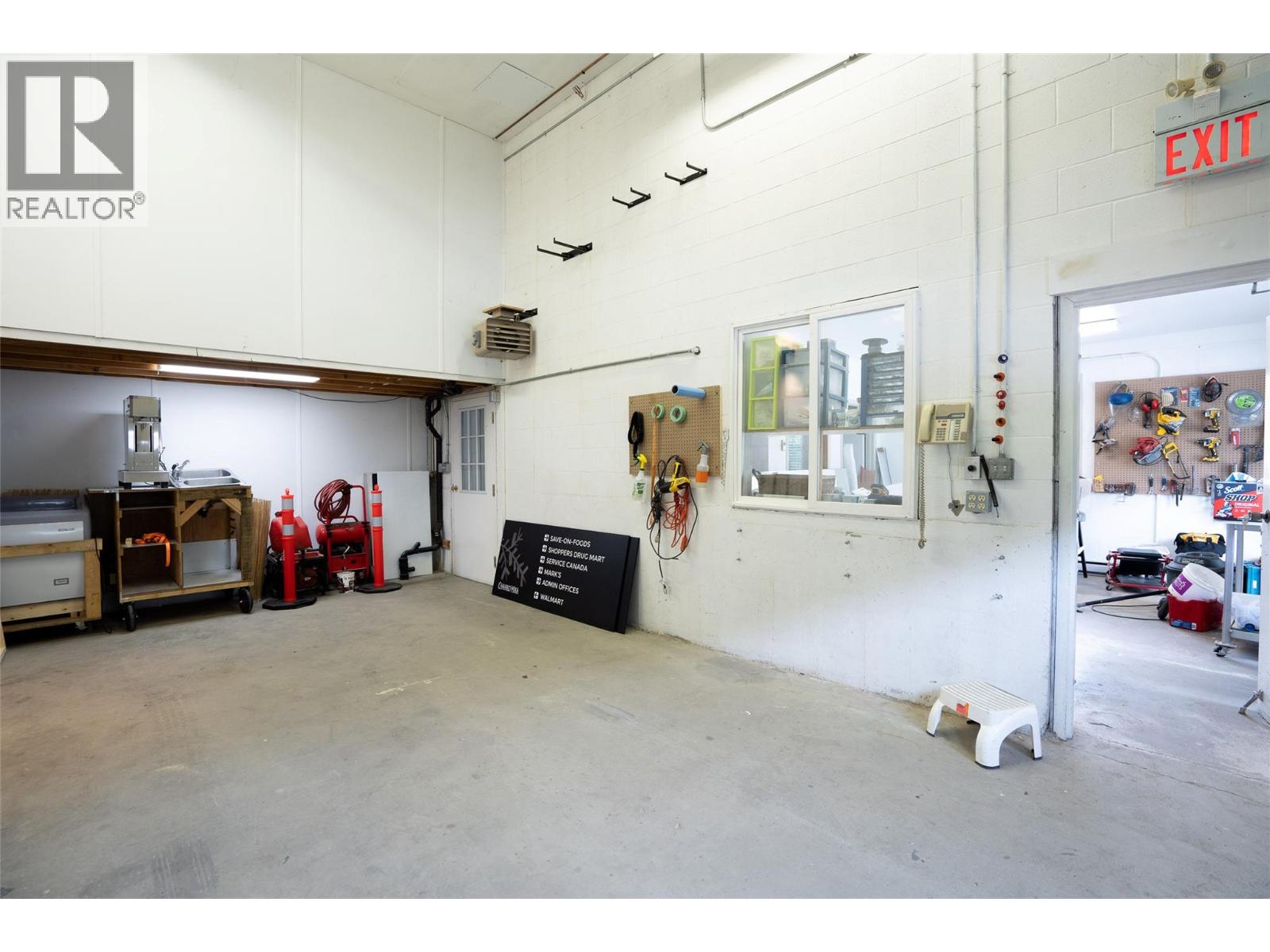  920 Nelson Avenue, Nelson