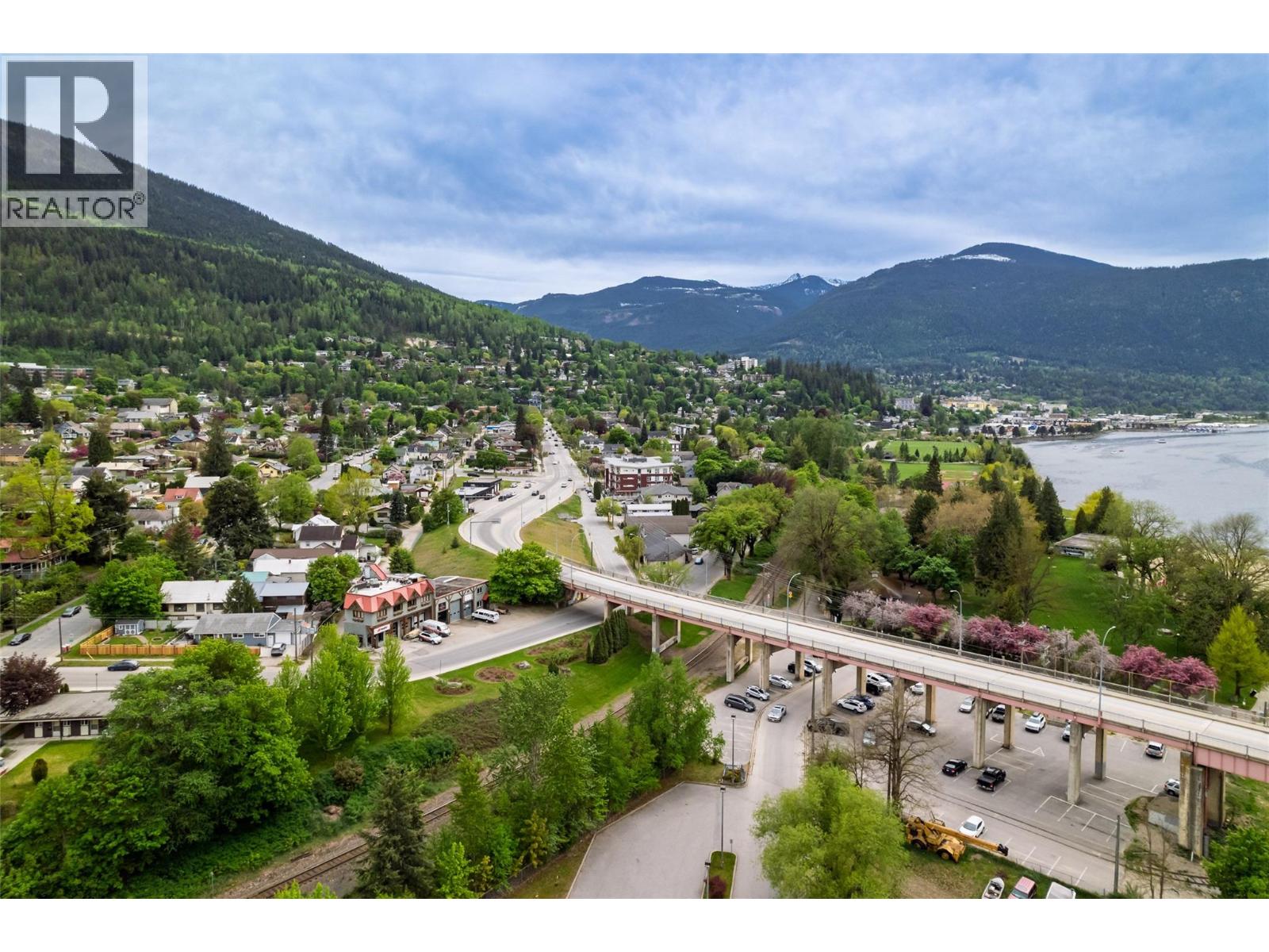  920 Nelson Avenue, Nelson